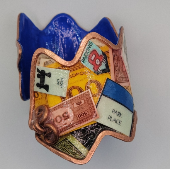 Classic Monopoly Bracelet - Picture 6 of 13